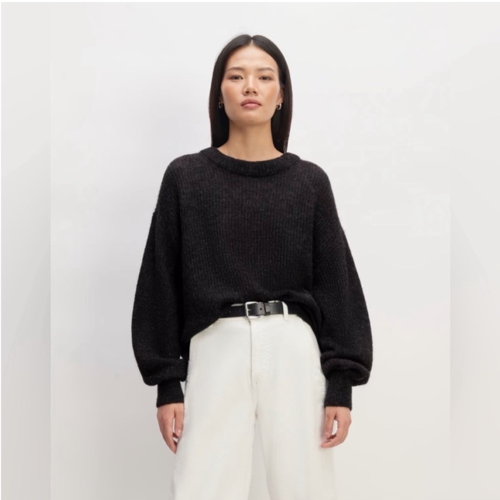 Everlane - The Alpaca Crew Sweater in Heathered Gray Size M